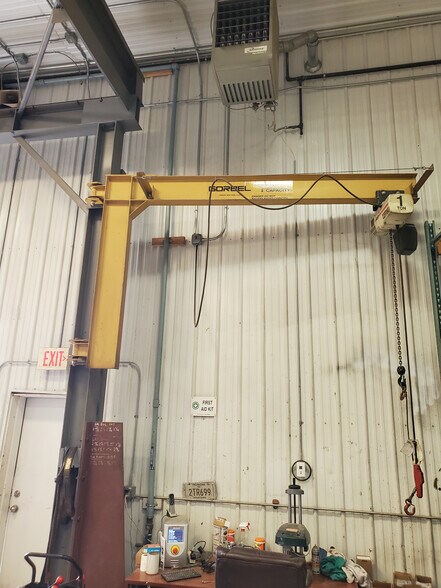 More Photos Of 5039 Petroleum Park Dr, Williston Warehouse For Lease