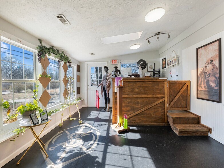 More Photos Of 578 Braselton Hwy, Lawrenceville Storefront Retail Office For Sale