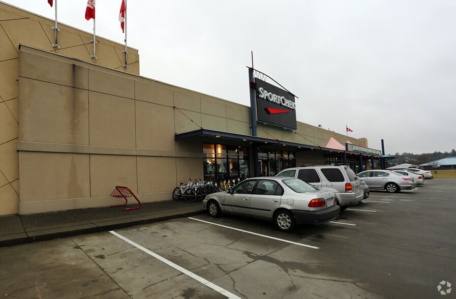 More Photos Of 805 Cloverdale Ave, Victoria Storefront For Lease