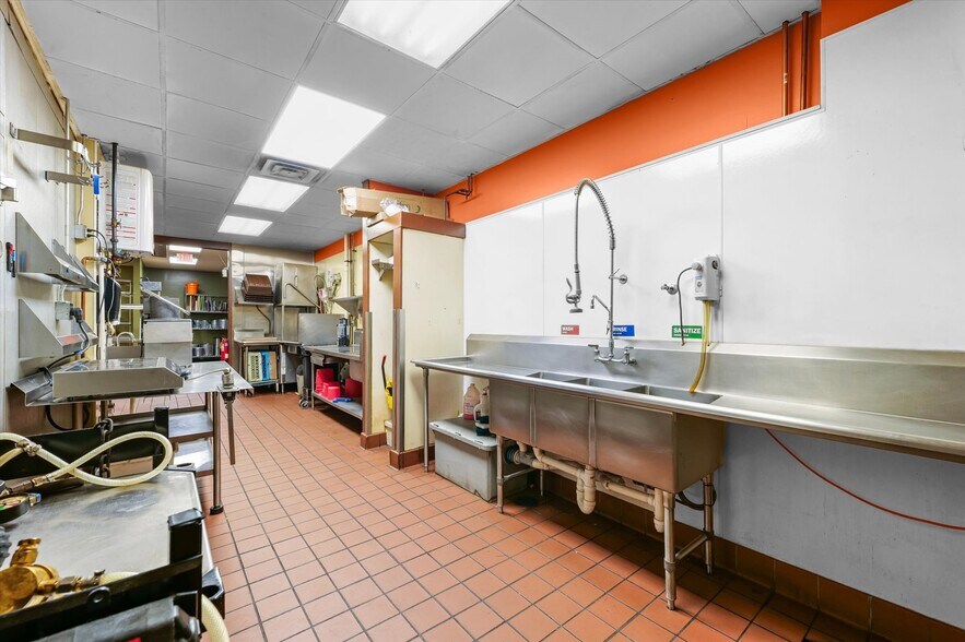 More Photos Of 201 N Broadway Ave, Urbana Restaurant For Sale