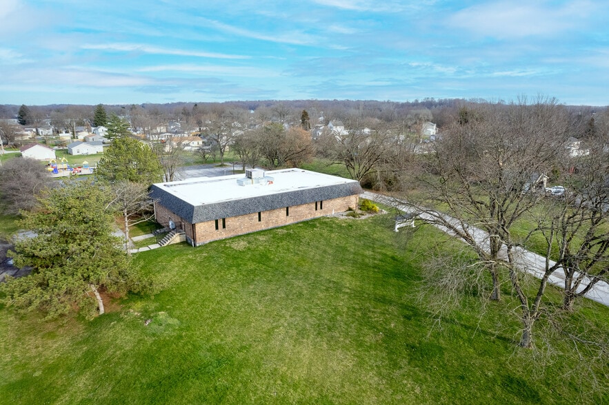 More Photos Of 1255 Engle St, Huntington Light Distribution For Sale