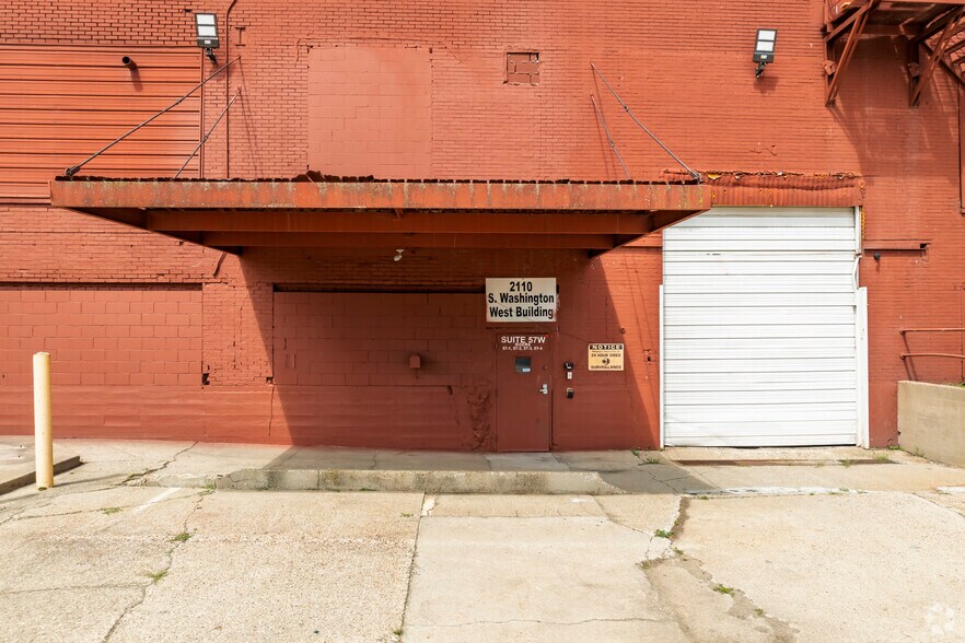 More Photos Of 2100 S Washington Ave, Lansing Warehouse For Lease