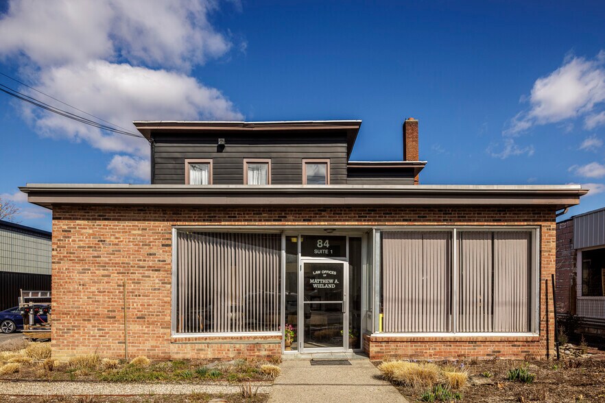 More Photos Of 78 Green St, Hudson Freestanding For Sale