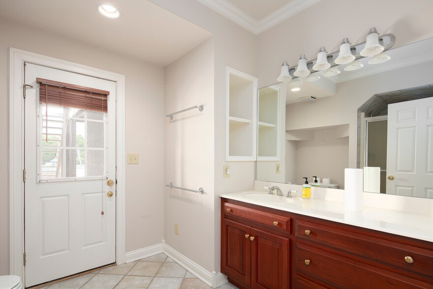 More Photos Of 4664 Lexington Rd, Winchester Specialty For Sale