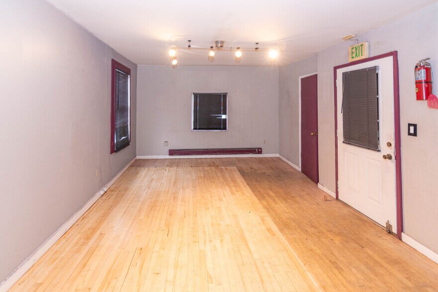 More Photos Of 4905 Liberty Heights Ave, Gwynn Oak Storefront Retail Residential For Sale