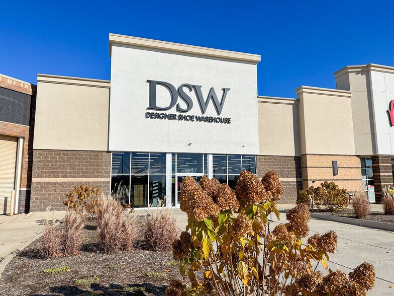 More Photos Of 999 Elmhurst Rd, Mount Prospect Unknown For Lease