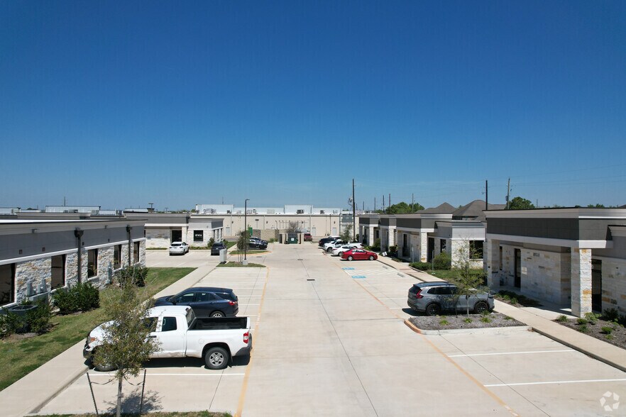 More Photos Of 3129 Kingsley Dr, Pearland Medical For Lease