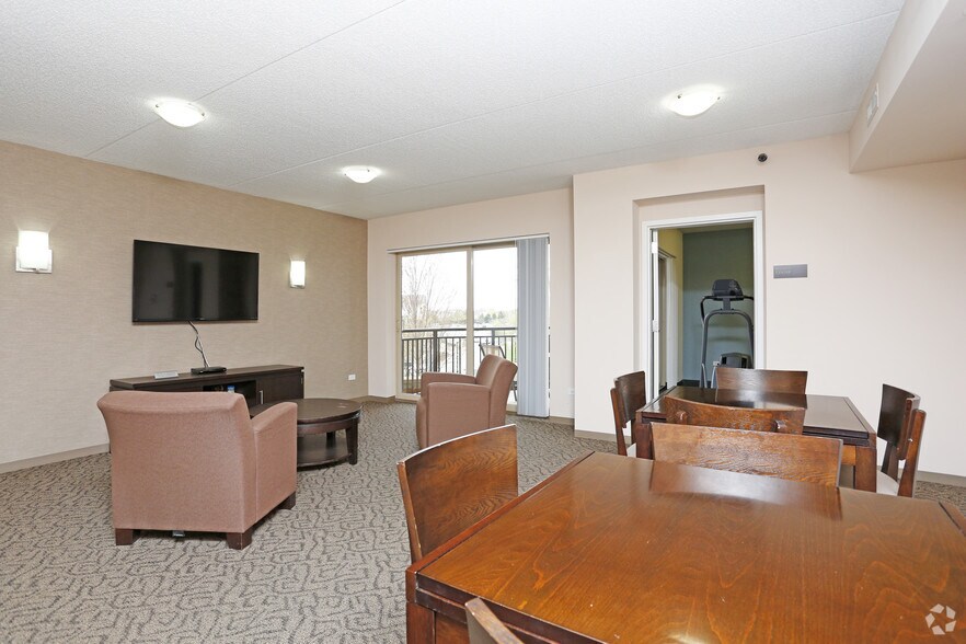 More Photos Of 1255 Town Center Rd, Vernon Hills Apartments For Lease