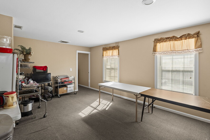 More Photos Of 11200 Thaxton Rd, Austin Religious Facility For Sale