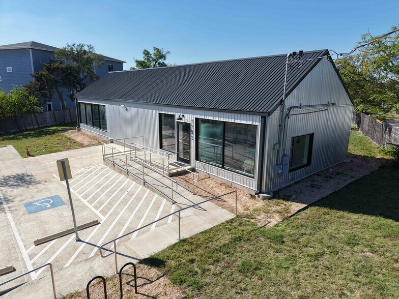 More Photos Of 1152 Webberville Rd, Austin Loft Creative Space For Sale