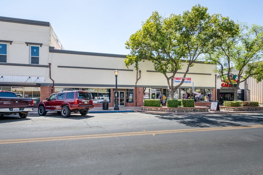 More Photos Of 137 N L St, Dinuba Storefront Retail Residential For Sale