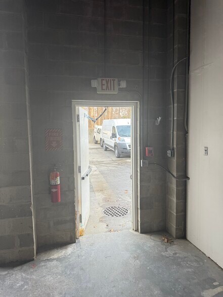 More Photos Of 69 Horseblock Rd, Centereach Service For Lease