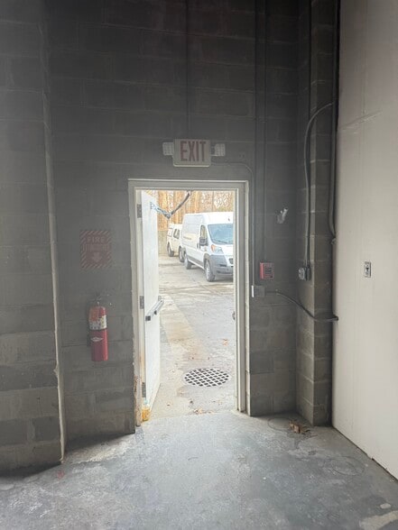 More Photos Of 69 Horseblock Rd, Centereach Service For Lease