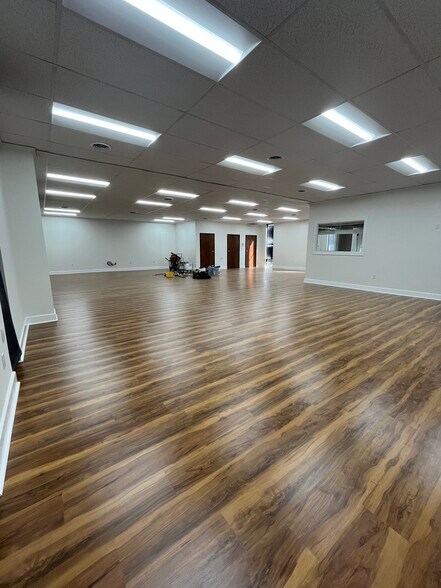 More Photos Of 6401 Carmel Rd, Charlotte Office For Lease