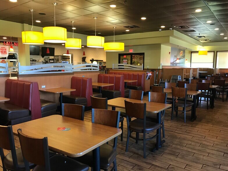 More Photos Of 7065 Winchester Rd, Memphis Restaurant For Lease