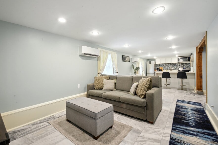 More Photos Of 1730 Prytania St, New Orleans Apartments For Sale