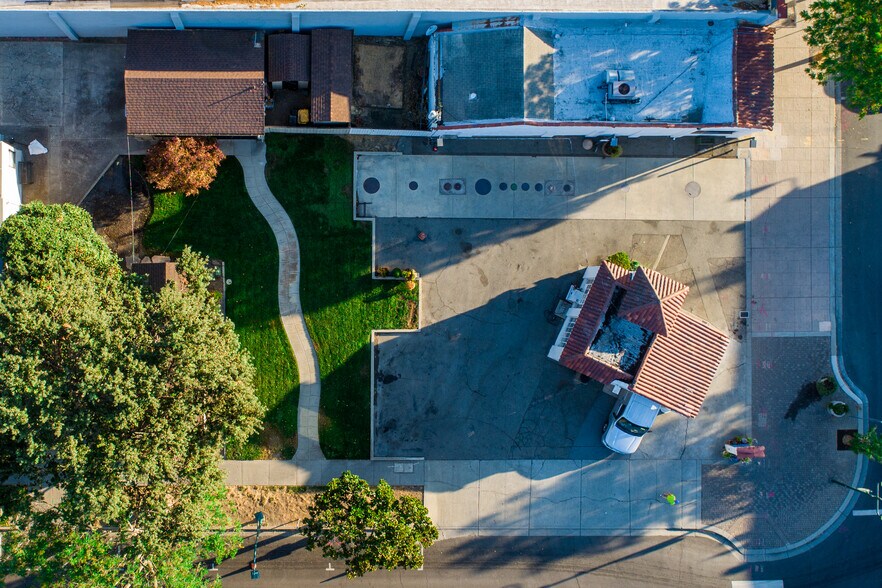 More Photos Of 707 Main St, Pleasanton Service Station For Sale