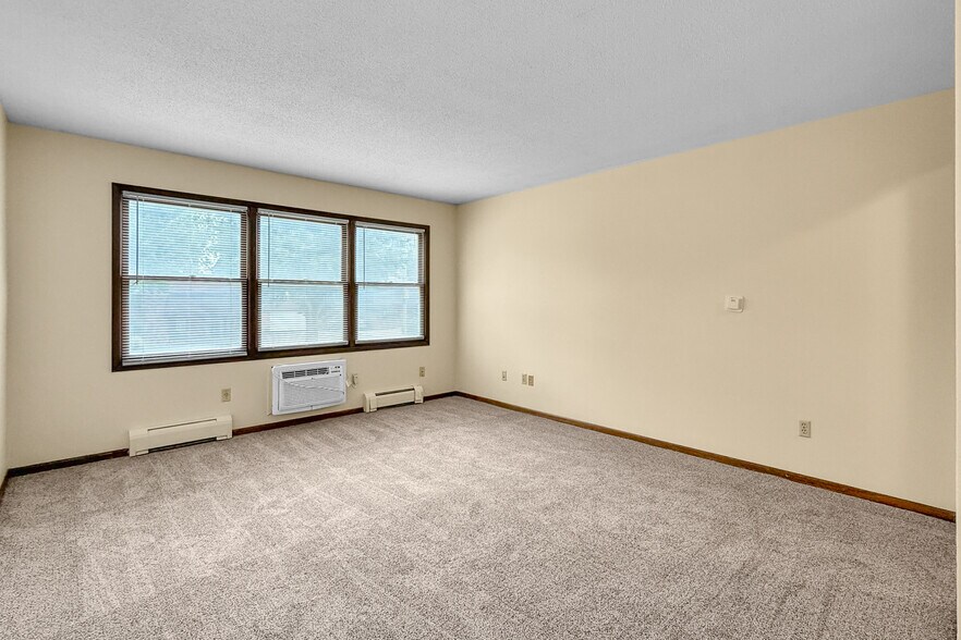 More Photos Of 3830 6th Ave, Des Moines Apartments For Sale