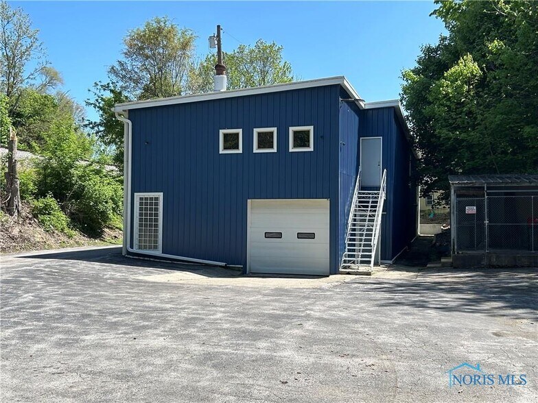 More Photos Of 446 N Wood St, Fremont Warehouse For Sale