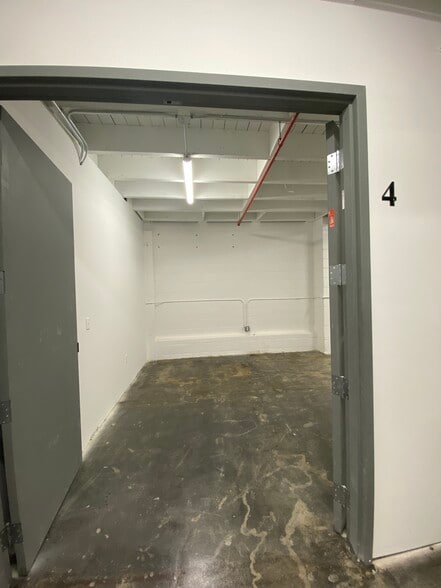 More Photos Of 901 E 31st St, Los Angeles Manufacturing For Lease
