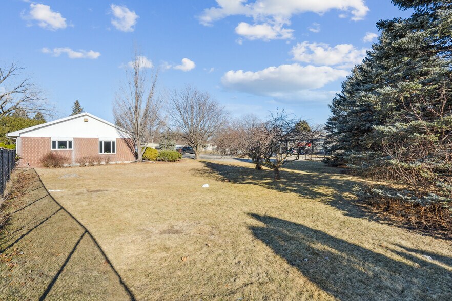 More Photos Of 3640 Canterbury Ct, Waterloo Healthcare For Sale