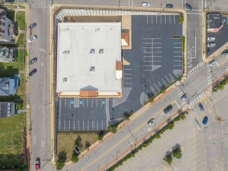 More Photos Of 351 Brighton Ave, Rochester Freestanding For Lease