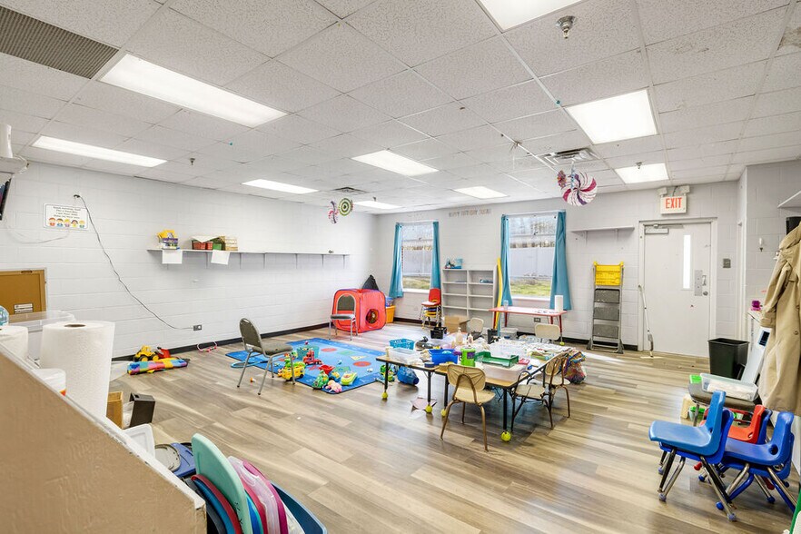 More Photos Of 1941 Shorter Ave SW, Rome Specialty For Lease