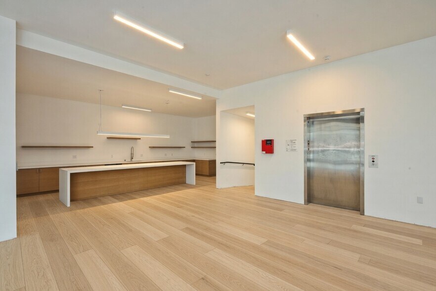 More Photos Of 940 N Highland Ave, Los Angeles Loft Creative Space For Lease