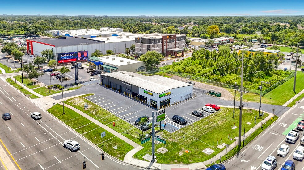 More Photos Of 8338 N Dale Mabry Hwy, Tampa Showroom For Sale