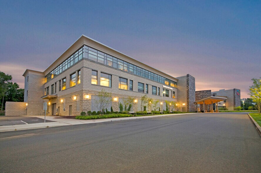 More Photos Of 201 N Mountain Rd, Plainville Medical For Lease