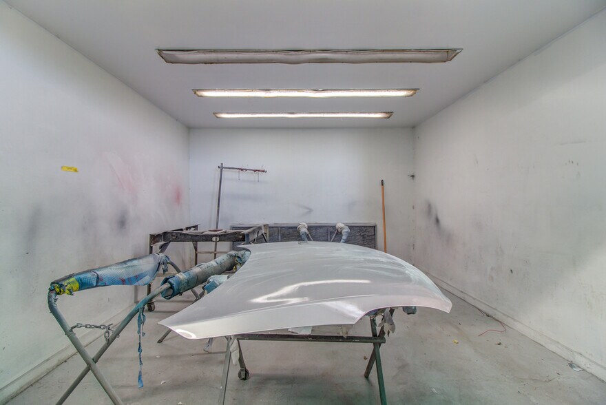 More Photos Of 1814 33rd Ave, Gulfport Auto Repair For Sale
