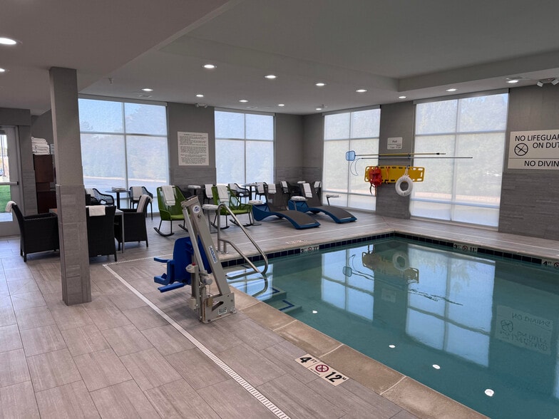 More Photos Of 1335 S Main St, Adrian Hotel For Sale