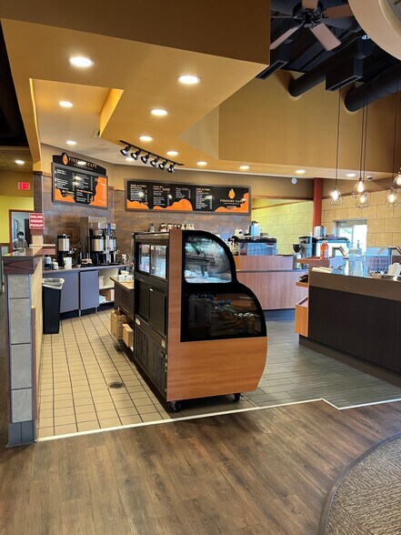 More Photos Of 269 16th St W, Dickinson Freestanding For Lease