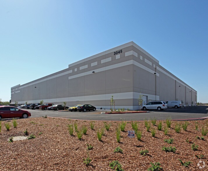 More Photos Of 3045 Mulvany Pl, West Sacramento Distribution For Lease