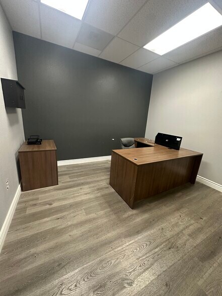 More Photos Of 1520 N Texas St, Fairfield Auto Dealership For Lease