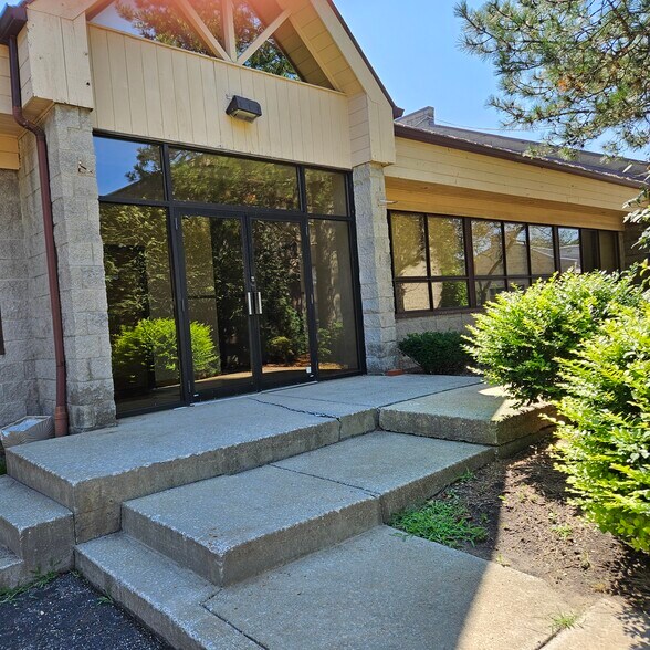More Photos Of 70 W Streetsboro Rd, Hudson Self Storage For Lease