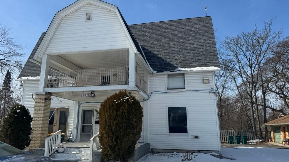More Photos Of 11355 N Saginaw St, Mount Morris Hotel For Sale