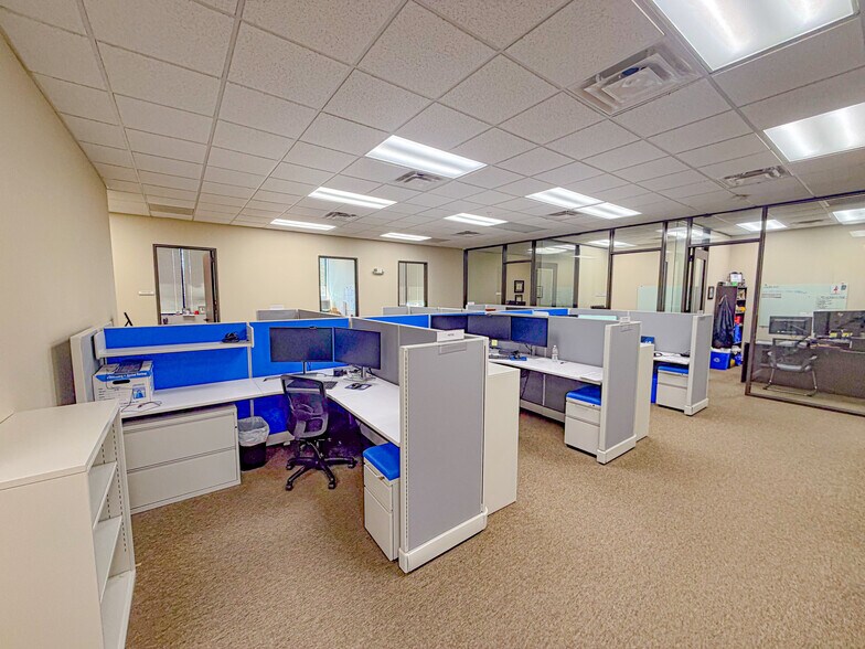 More Photos Of 2014 Airport Rd, Conroe Unknown For Lease