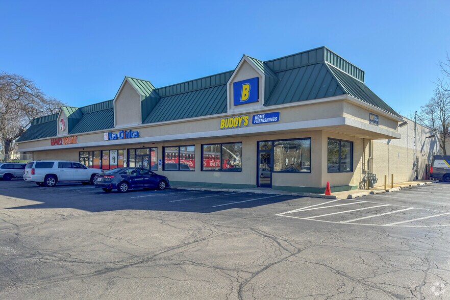 Primary Photo Of 609-611 Dundee Ave, Elgin Freestanding For Lease