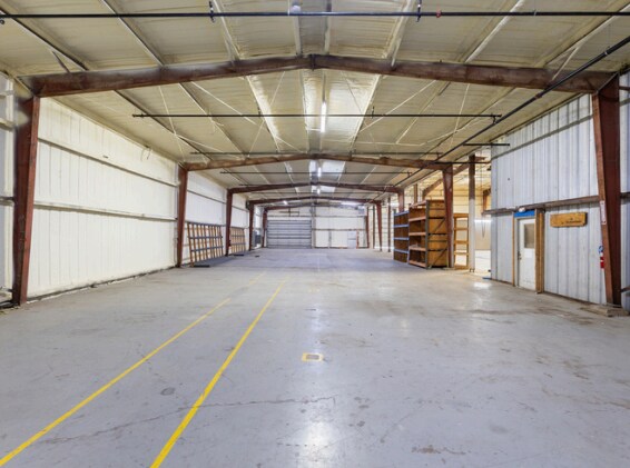 More Photos Of 1700-1716 Shady Oaks Dr, Denton Warehouse For Lease