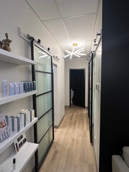 More Photos Of 1400-1420 NW Vivion Rd, Kansas City Office For Lease