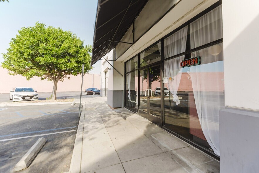 More Photos Of 2501-2575 S Santa Fe Ave, Vernon Freestanding For Sale