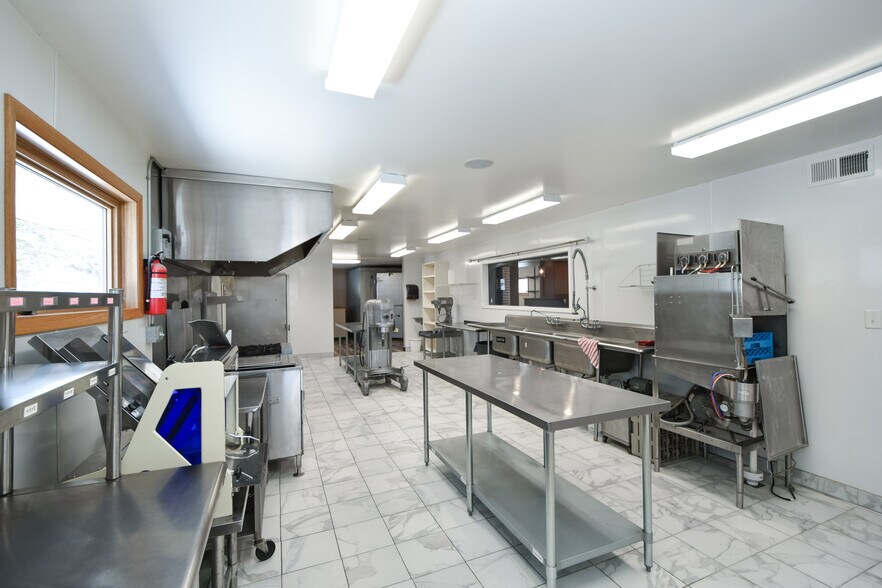 More Photos Of 307 2nd St, Bellechester Flex For Sale