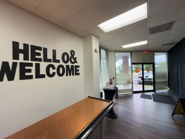 More Photos Of 275 W Airport Blvd, Pensacola Storefront Retail Office For Lease