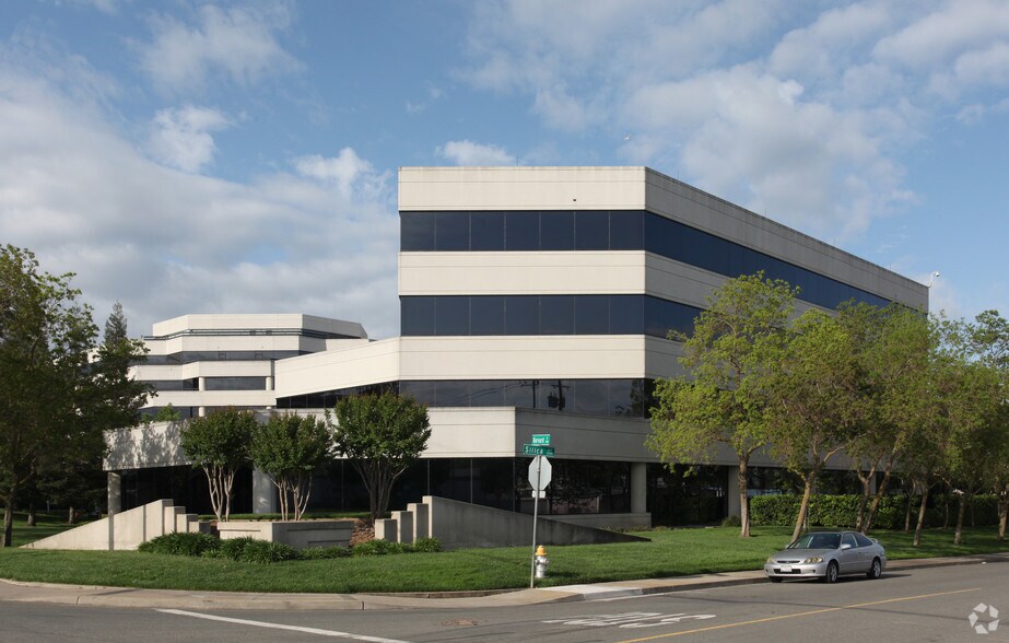 More Photos Of 2241 Harvard St, Sacramento Office Residential For Lease