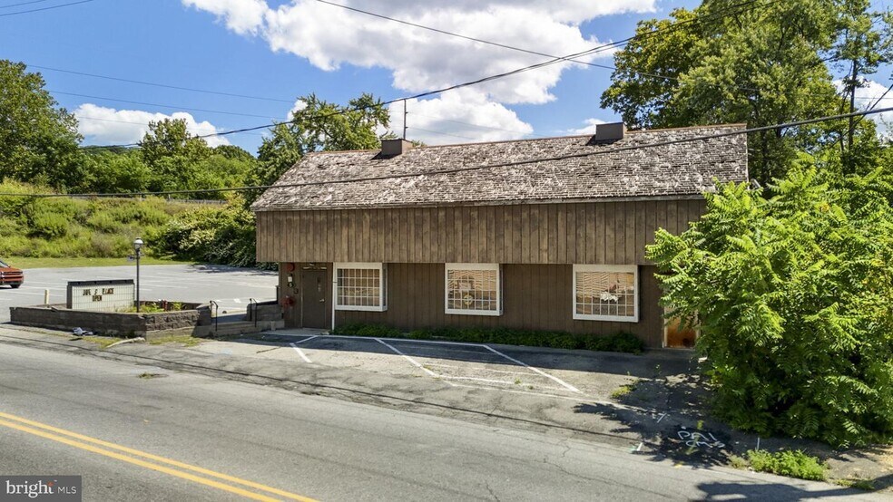 More Photos Of 5 Spring Valley Rd, Reading Restaurant For Sale