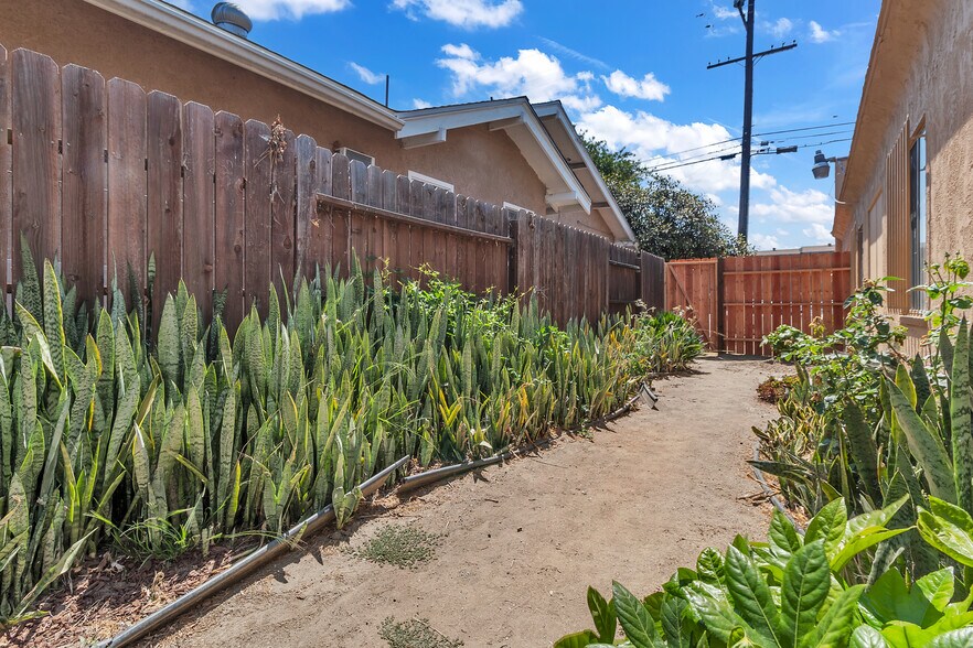 More Photos Of 9707 Flower St, Bellflower Religious Facility For Lease