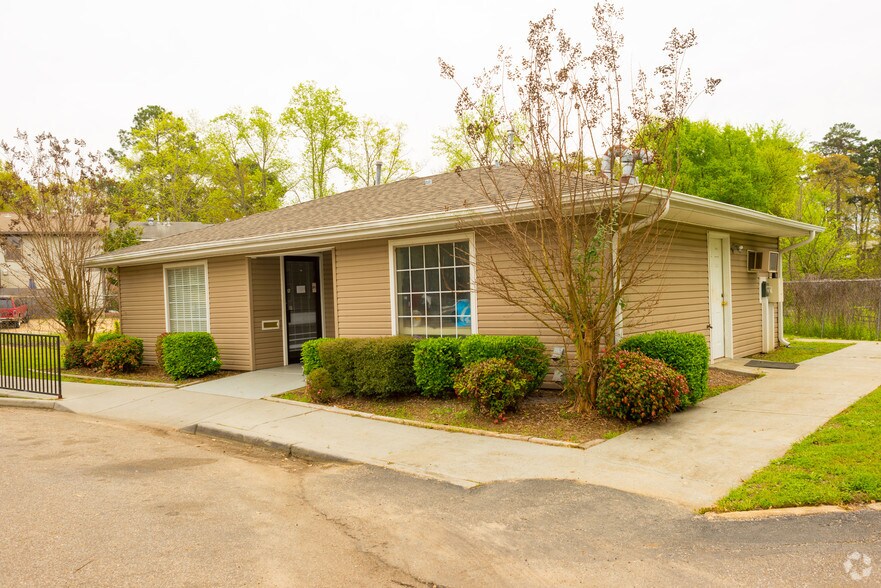 More Photos Of 2201 Upper Wetumpka Rd, Montgomery Apartments For Sale