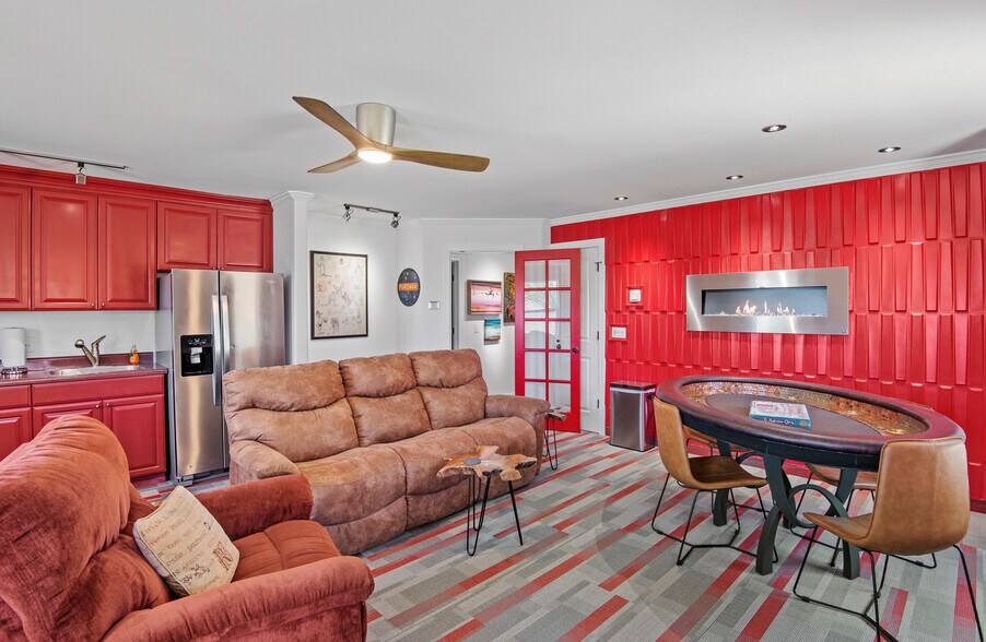 More Photos Of 303 W Juniper Ave, Flagstaff Hospitality For Sale