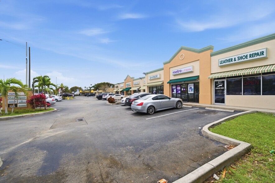 More Photos Of 401-417 N State Road 7, Margate General Retail For Sale